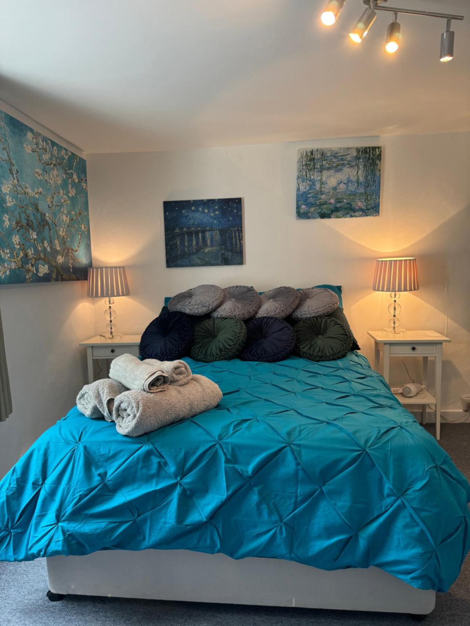 Beautiful Townhouse Next To Royal Victoria Park And Botanical Gardens Within Easy Walking Distance To Bath City Centre Eksteriør billede