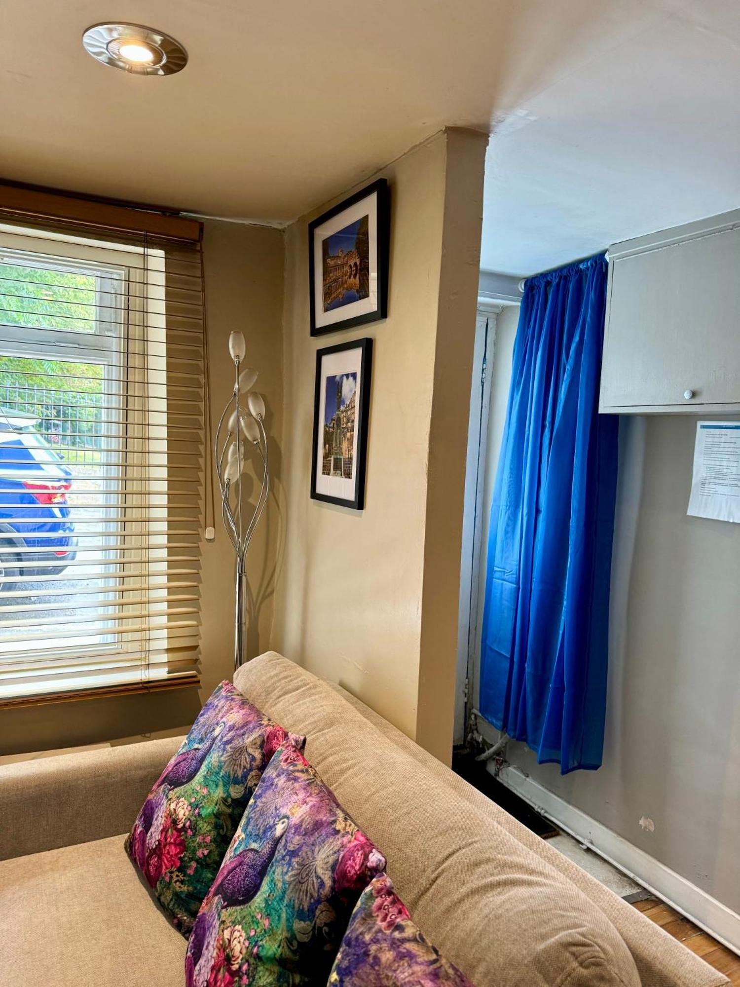 Beautiful Townhouse Next To Royal Victoria Park And Botanical Gardens Within Easy Walking Distance To Bath City Centre Eksteriør billede