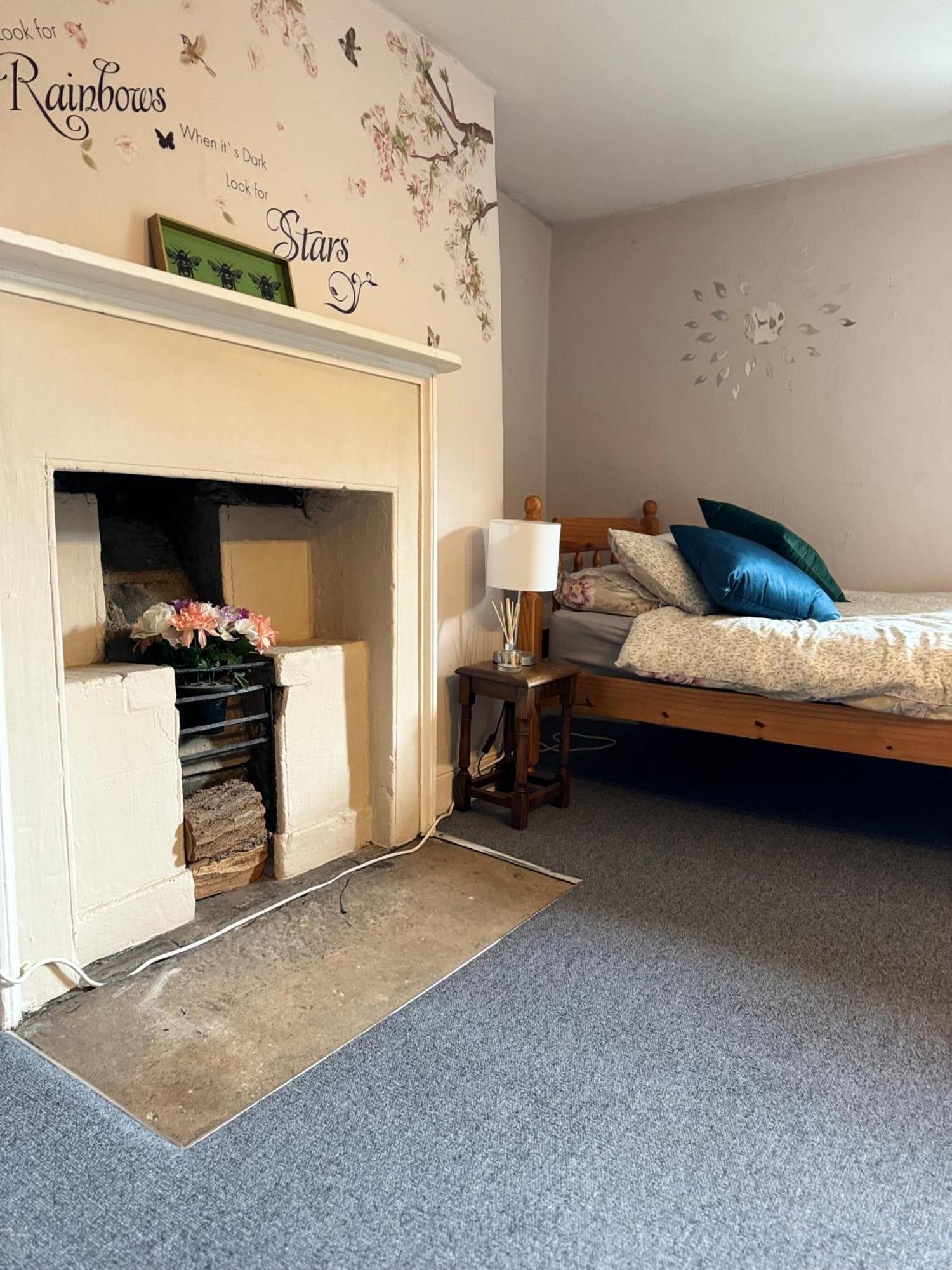 Beautiful Townhouse Next To Royal Victoria Park And Botanical Gardens Within Easy Walking Distance To Bath City Centre Eksteriør billede