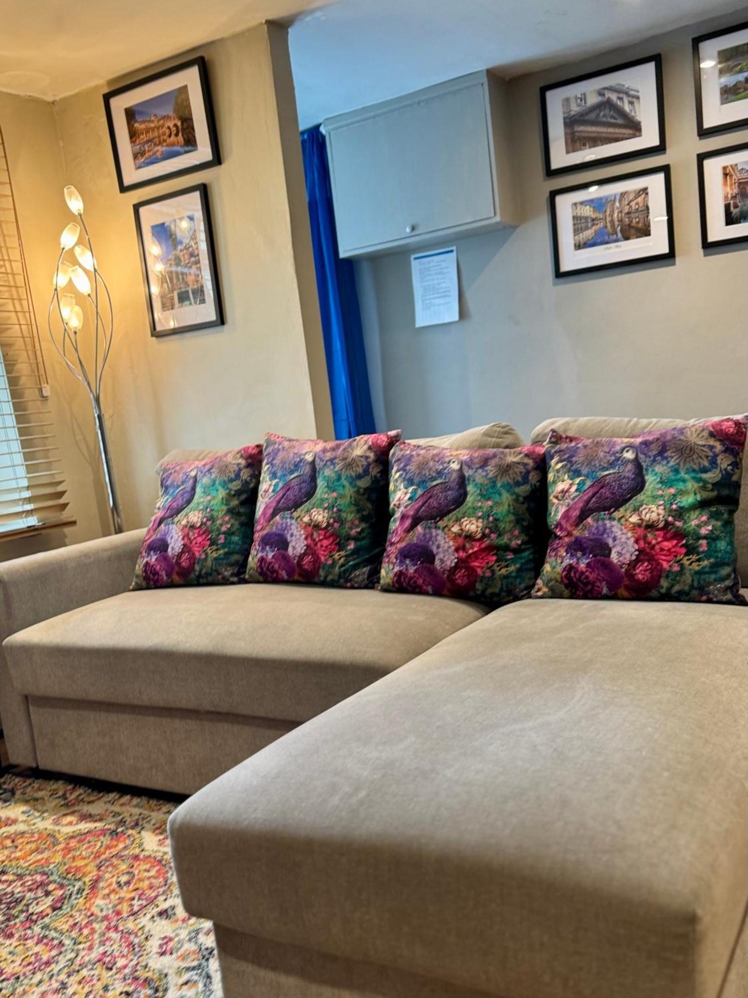 Beautiful Townhouse Next To Royal Victoria Park And Botanical Gardens Within Easy Walking Distance To Bath City Centre Eksteriør billede