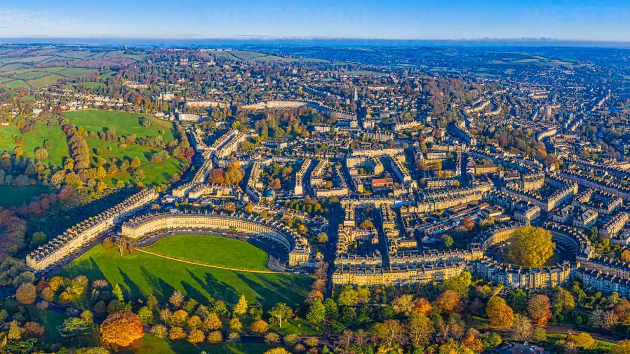 Beautiful Townhouse Next To Royal Victoria Park And Botanical Gardens Within Easy Walking Distance To Bath City Centre Eksteriør billede