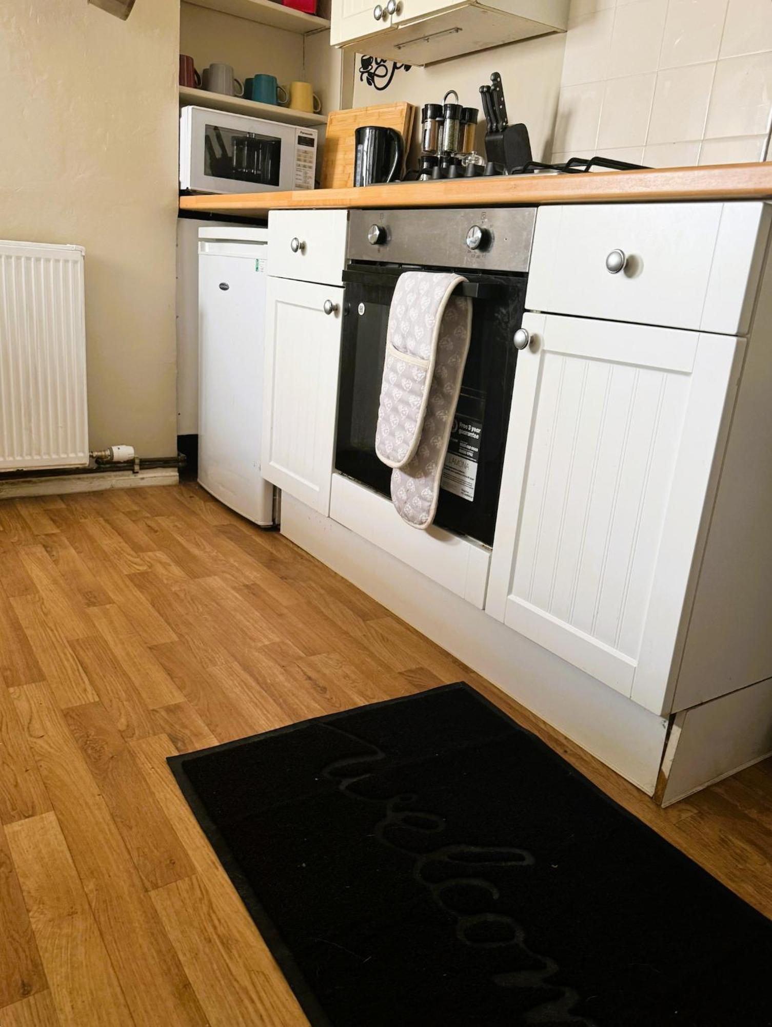 Beautiful Townhouse Next To Royal Victoria Park And Botanical Gardens Within Easy Walking Distance To Bath City Centre Eksteriør billede